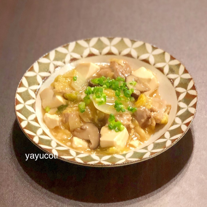 豆腐入り鶏肉と白菜の旨煮